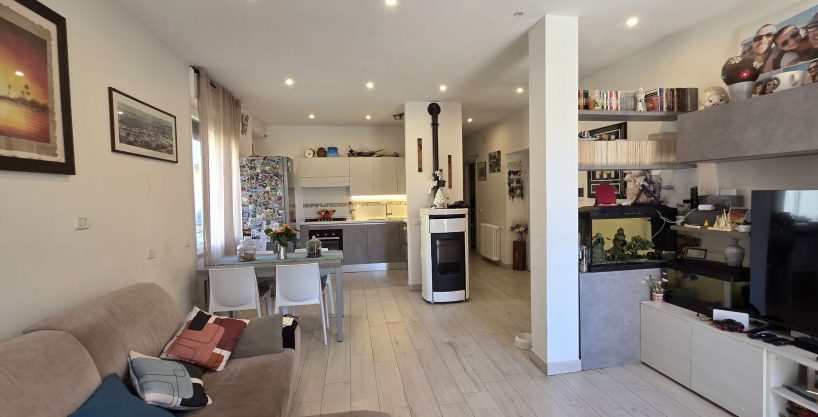 Appartamento centrale vicino al porto a Portoferraio giardino comune