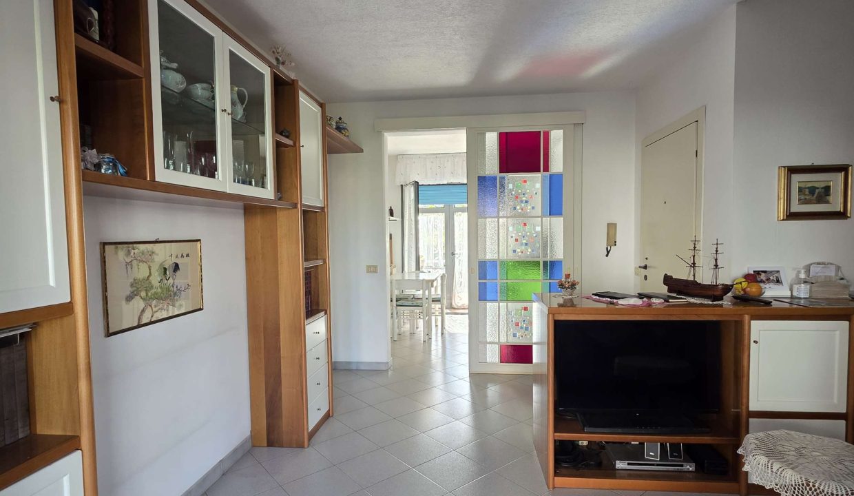 appartamento con giardino tre camere doppi servizi cantina e posto auto a Portoferraio