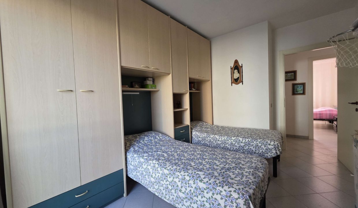 appartamento con giardino tre camere doppi servizi cantina e posti auto Portoferraio