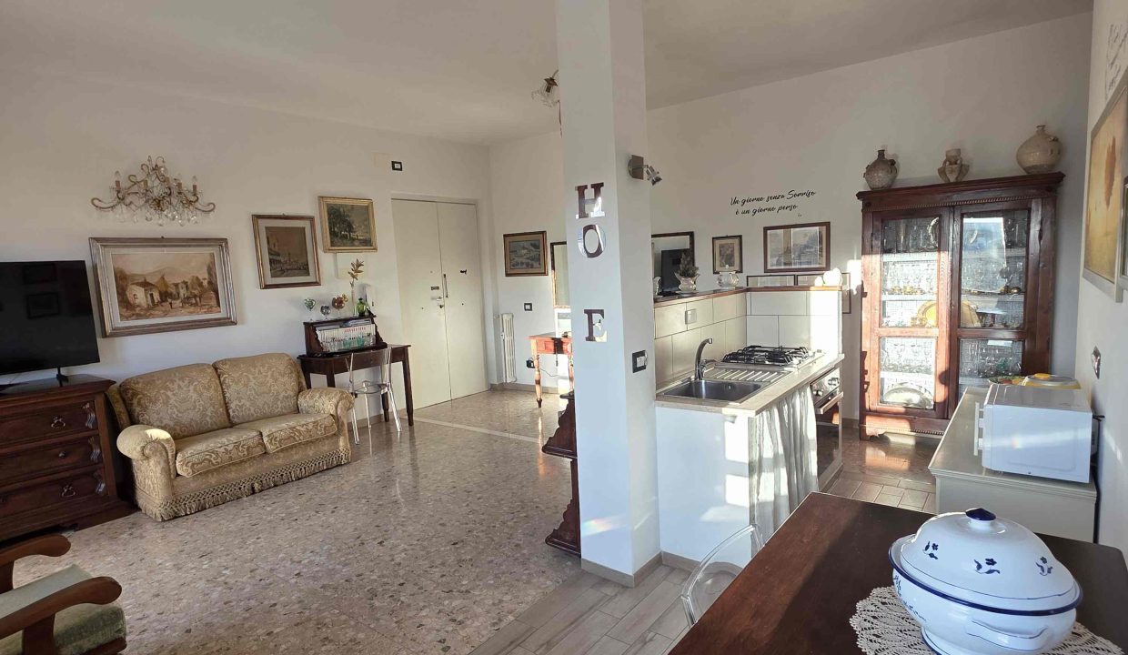 rif 10PF Appartamento centrale con balcone portoferraio