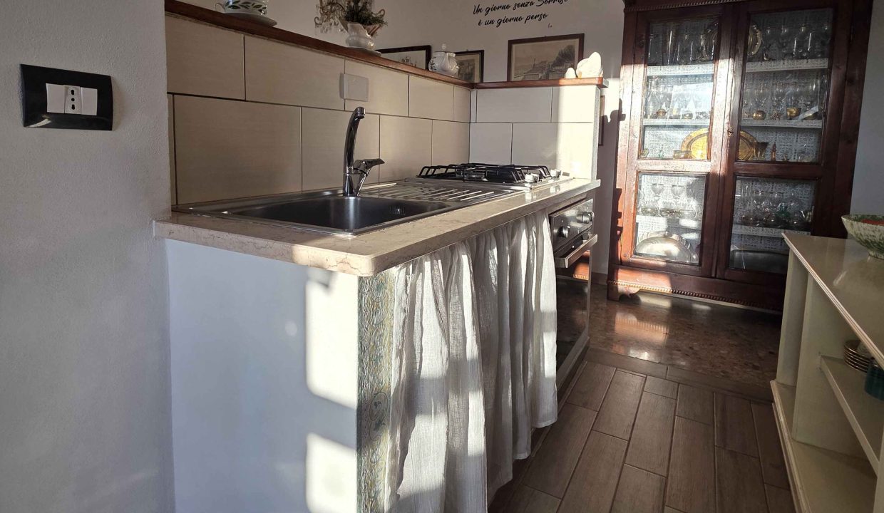 rif 10PF Appartamento centrale con balcone portoferraio