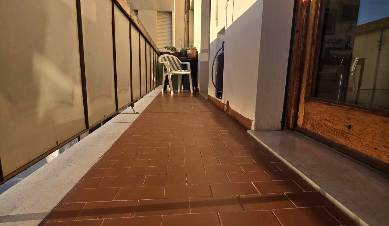 rif 10PF Appartamento centrale con balcone portoferraio