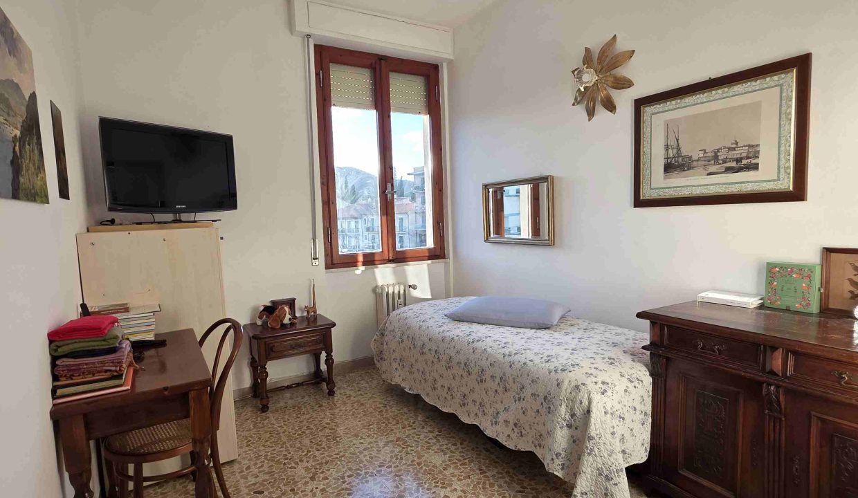 rif 10PF Appartamento centrale con balcone portoferraio