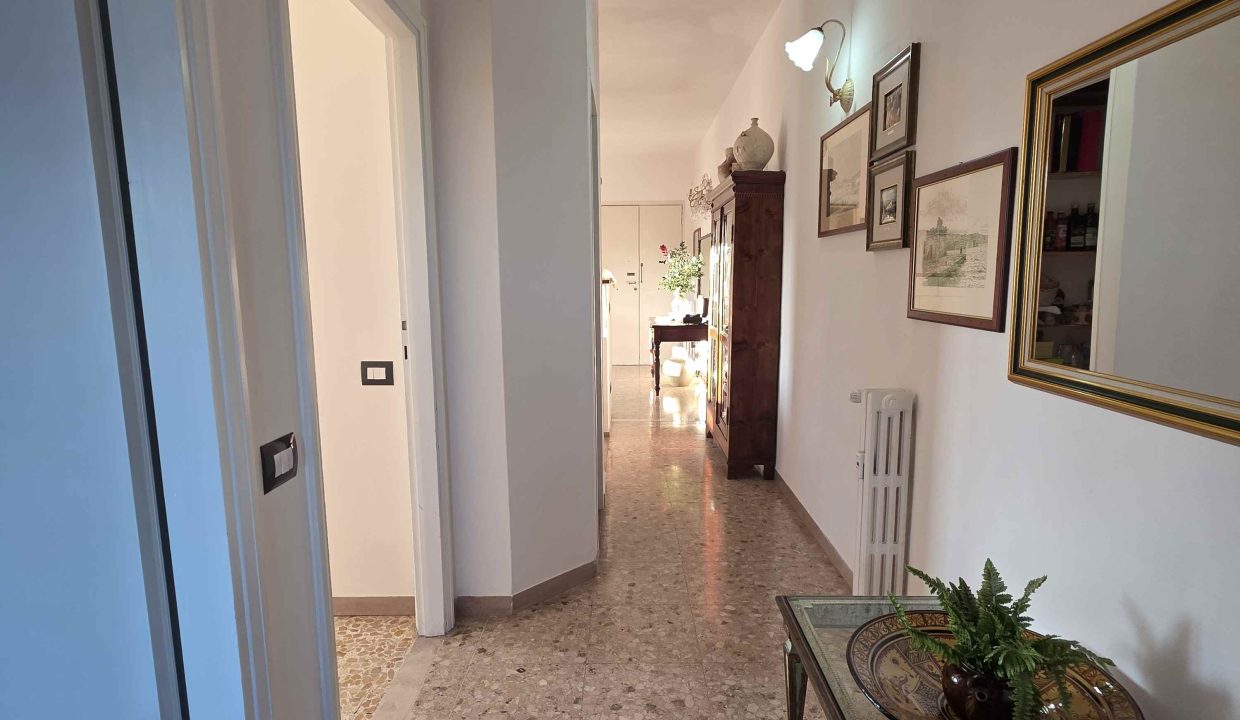 rif 10PF Appartamento centrale con balcone portoferraio