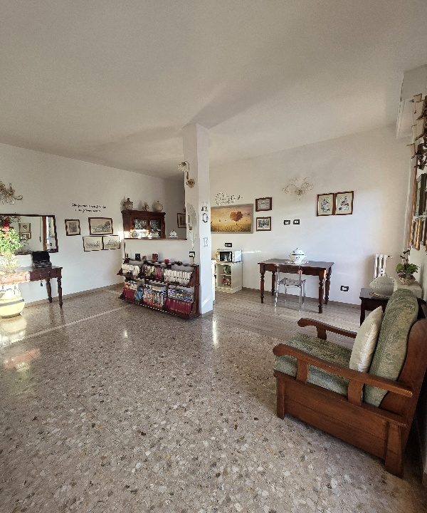 Appartamento centrale con balcone 03