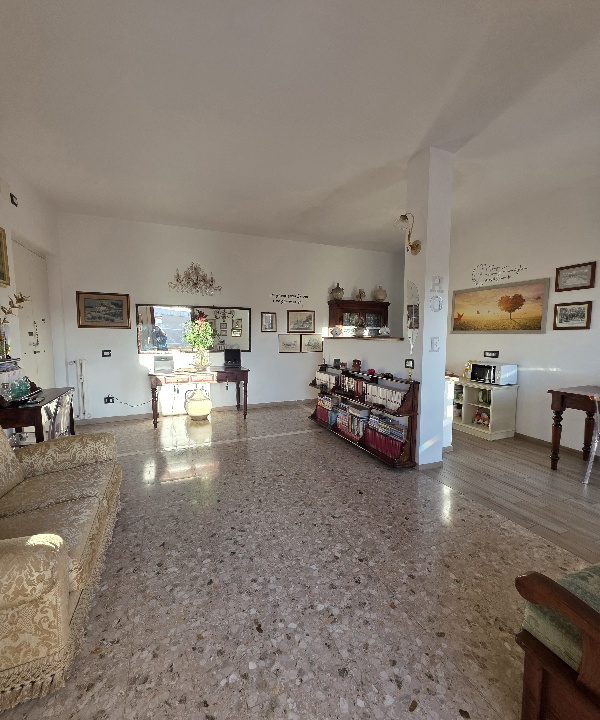 appartamento centrale con balcone 05