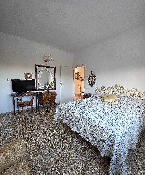 appartamento centrale con balcone 11