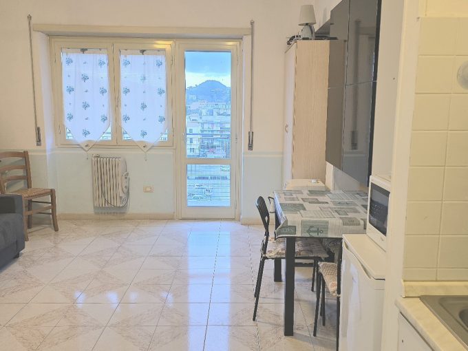 09PF MONOLOCALE PORTO CON BALCONE A PORTOFERRAIO