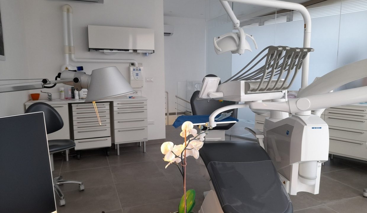 03 MM- immobile adibito a studio odontoiatrico Marciana Marina