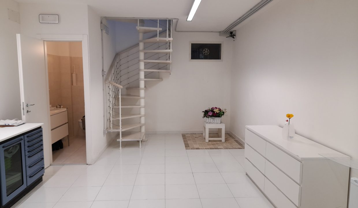 03MM studio odontoiatrico a Marciana Marina con possibilità di cambio di uso