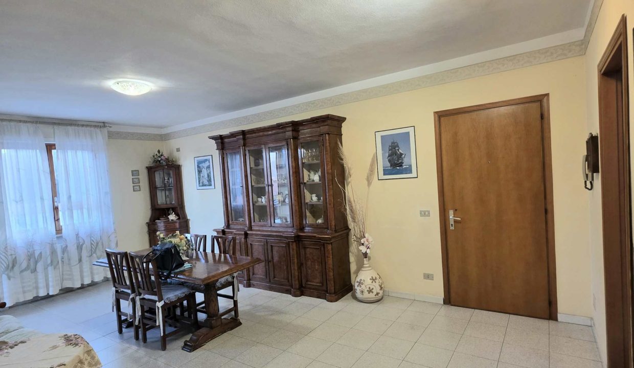 013PF Appartamento libero su tre lati zona residenziale ideale prima casa Portoferraio