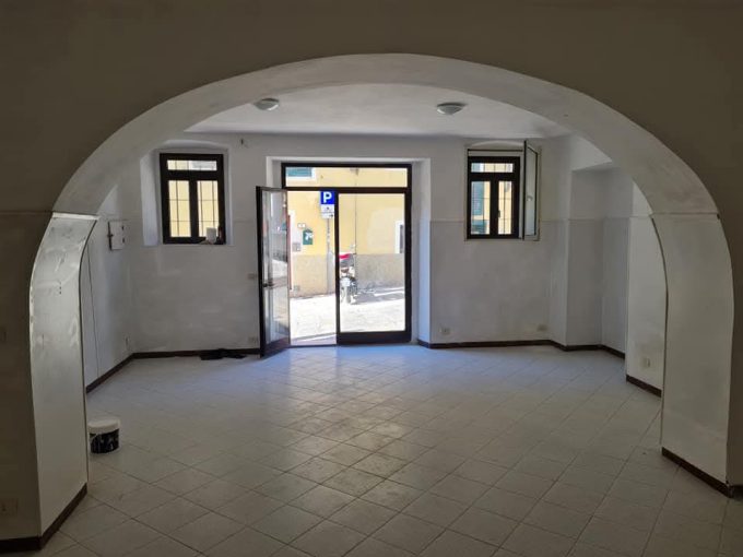 A-01-PA fondo commerciale porto azzurro