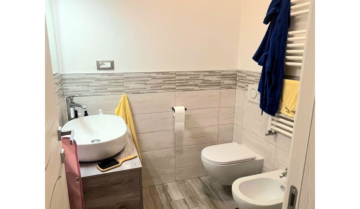 02PA Trilocale senza condominio con ingresso indipendente e spazio esterno privato