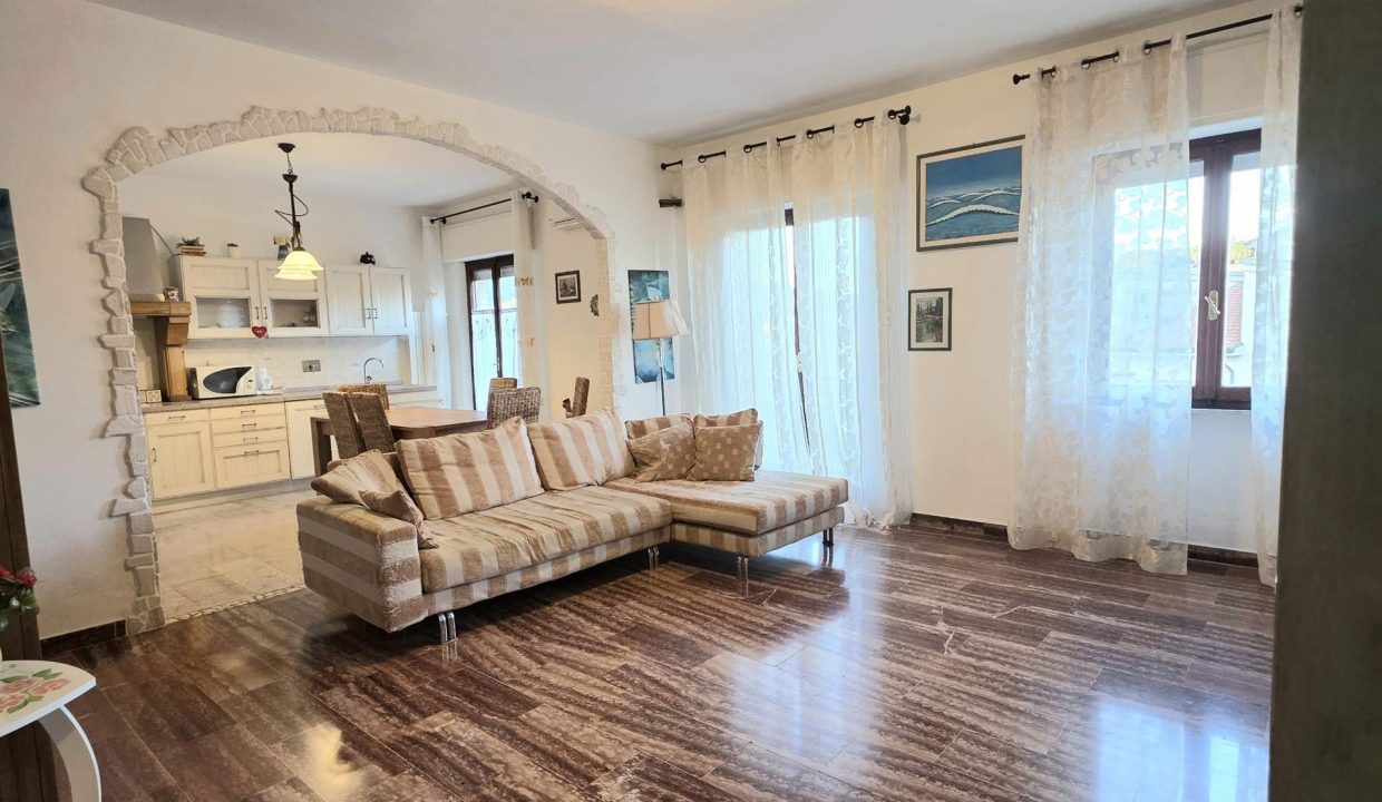 03PA APPARTAMENTO CENTRALE VISTA MARE VICINO AL CENTRO