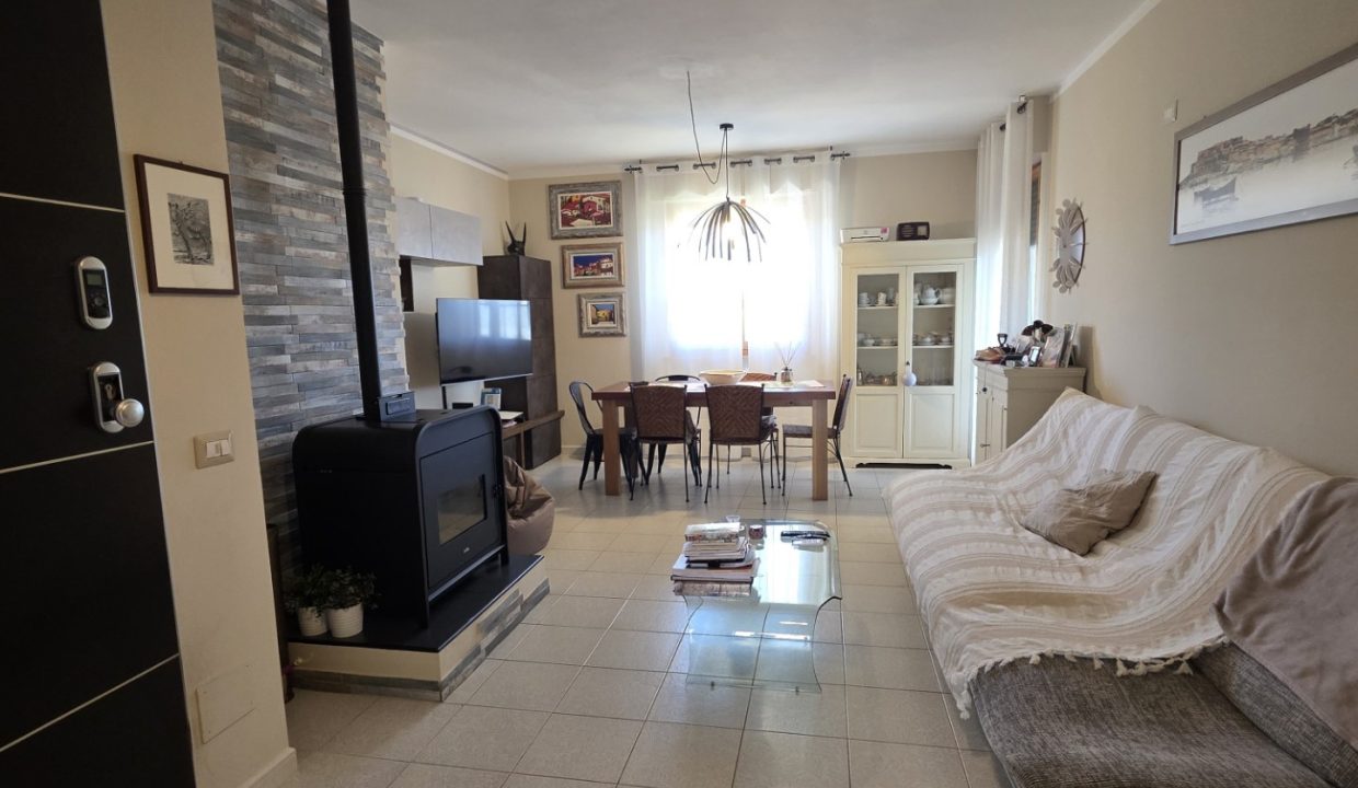 017PF QUADRILOCALE CON CANTINA E POSTO AUTO