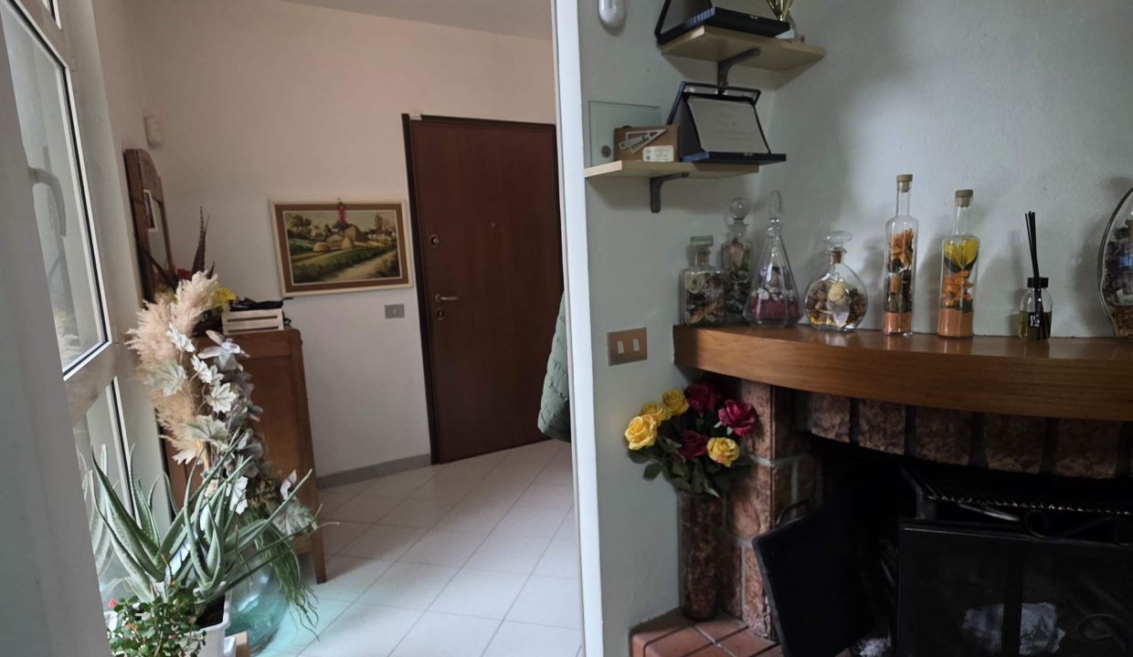 019PF Appartamento tre camere, doppi servizi, cantine, posto auto, terrazz