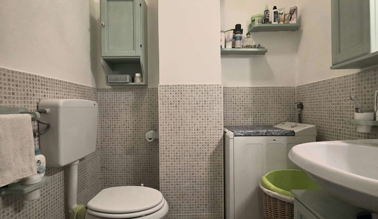 019PF Appartamento tre camere, doppi servizi, cantine, posto auto, terrazzo