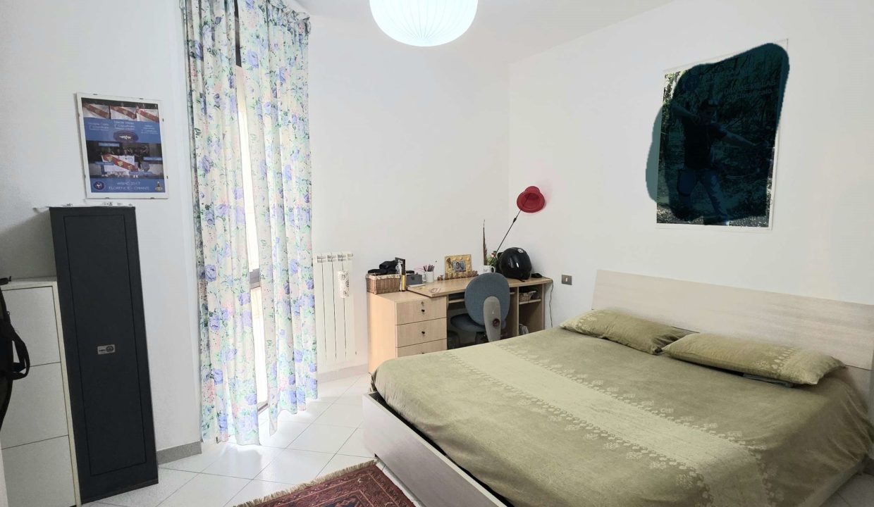 019PF Appartamento tre camere, doppi servizi, cantine, posto auto, terrazzo