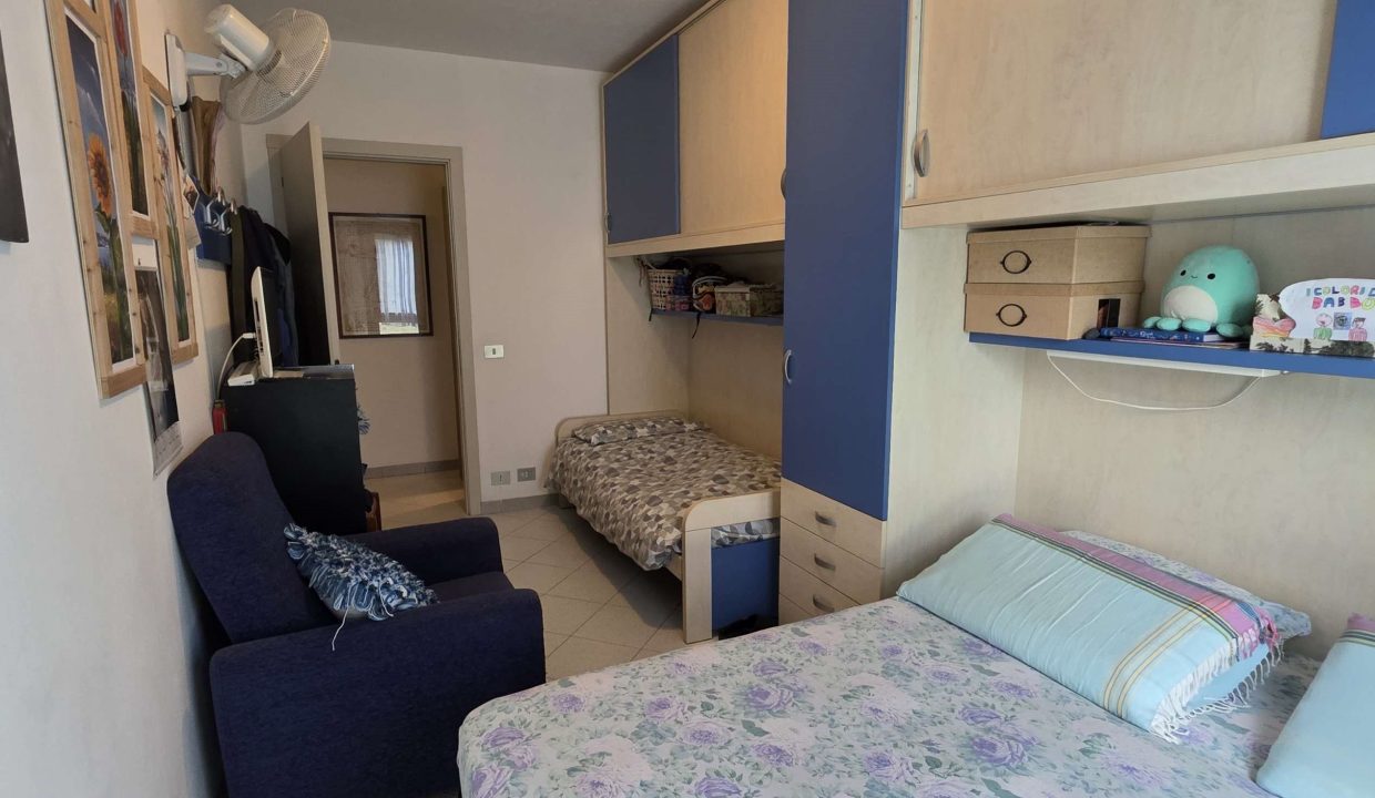 019PF Appartamento tre camere, doppi servizi, cantine, posto auto, terrazzo