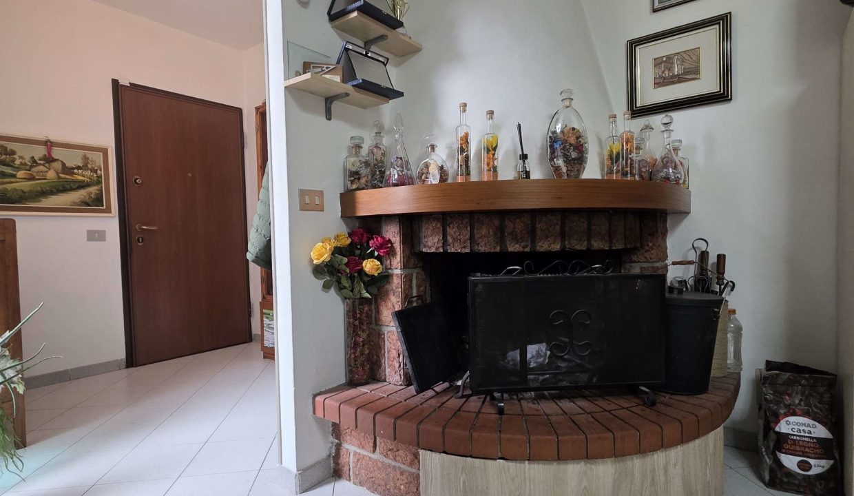 019PF Appartamento tre camere, doppi servizi, cantine, posto auto, terrazzo