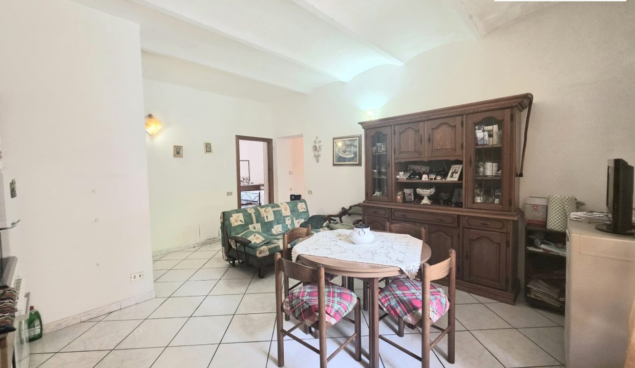 03RI APPARTAMENTO PIANO TERRA A POCHI PASSI DAL PORTO RIO MARINA