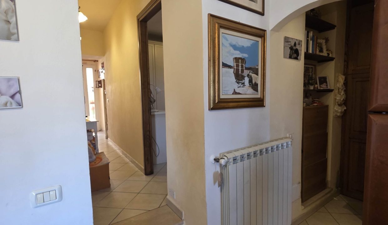RIF023PF Casa libera su due lati, vista mare con terreno e terrazza solarium a Portoferraio