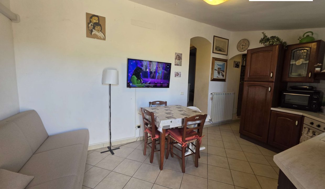 RIF023PF Casa libera su due lati, vista mare con terreno e terrazza solarium a Portoferraio