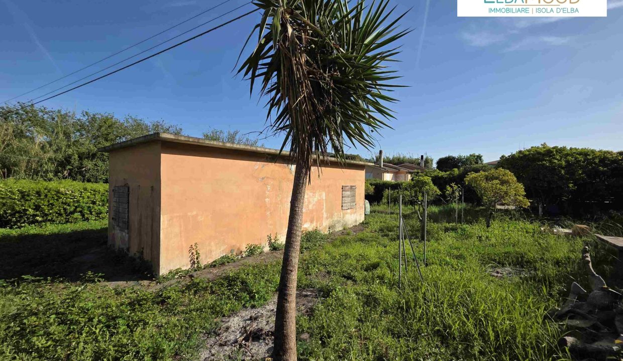 05PF CASA SINGOLA AL GREZZO CON PROGETTO DI AMPLIAMENTO POCO DISTANTE DA LIDO DI CAPOLIVERI