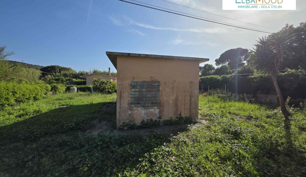 05PF CASA SINGOLA AL GREZZO CON PROGETTO DI AMPLIAMENTO POCO DISTANTE DA LIDO DI CAPOLIVERI