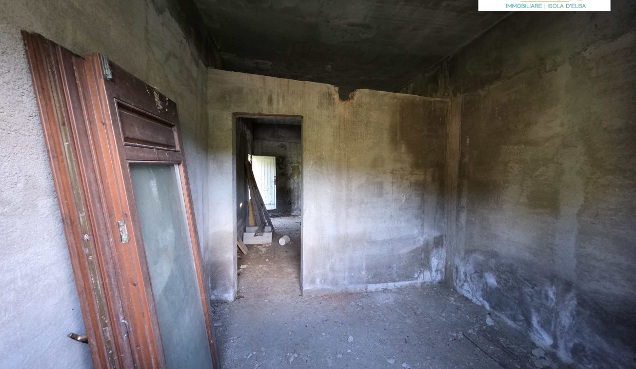 05PF CASA SINGOLA AL GREZZO CON PROGETTO DI AMPLIAMENTO POCO DISTANTE DA LIDO DI CAPOLIVERI