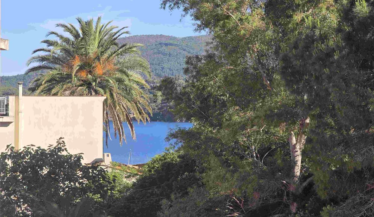 RIF PA06 attico vista mare vicino alla piazza