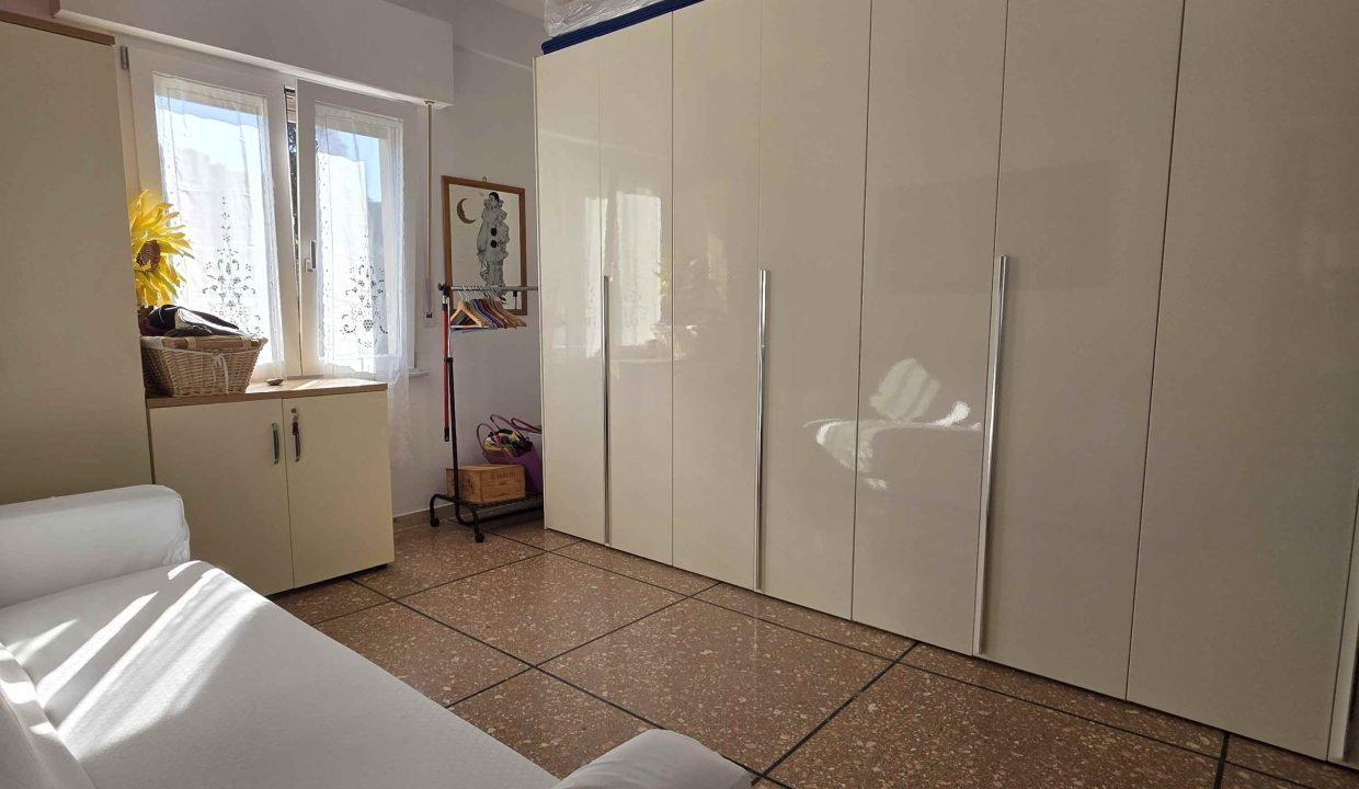 RIF PA06 attico vista mare vicino alla piazza