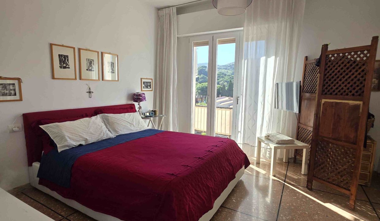 RIF PA06 attico vista mare vicino alla piazza