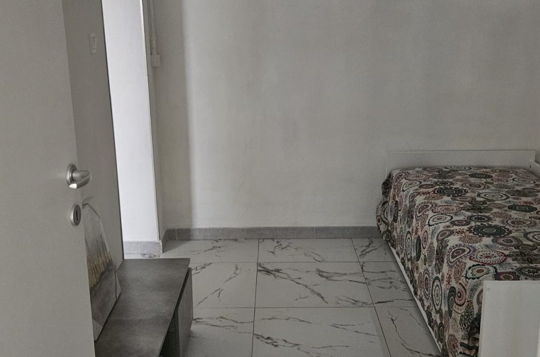 Rif. 04PA APPARTAMENTO DUE CAMERE VICINO ALLA PIAZZA