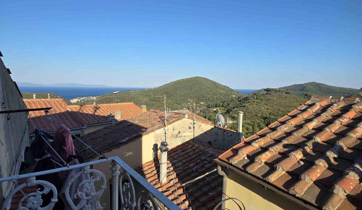 RIF. 04RI APPARTAMENTO LIBERO SU 4 LATI VISTA MARE