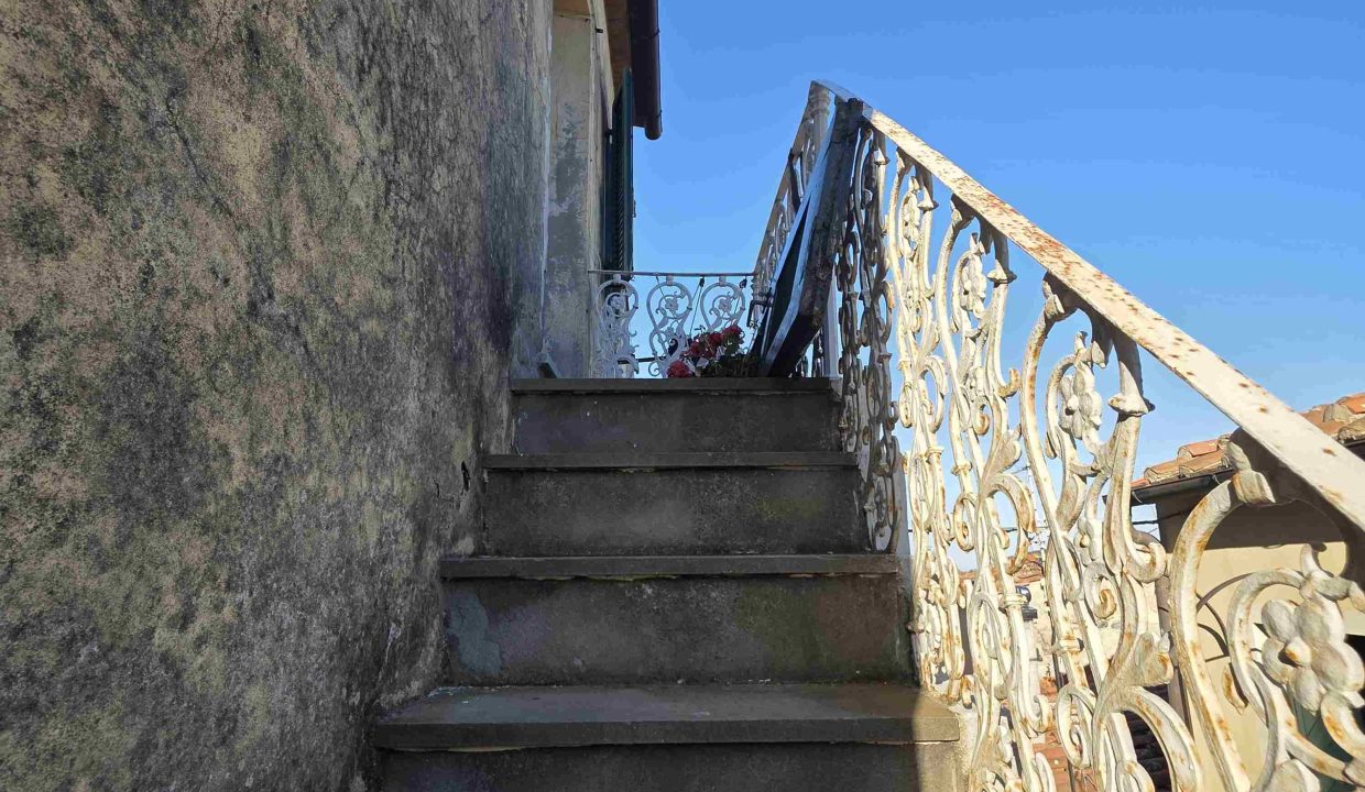 RIF. 04RI APPARTAMENTO LIBERO SU 4 LATI VISTA MARE