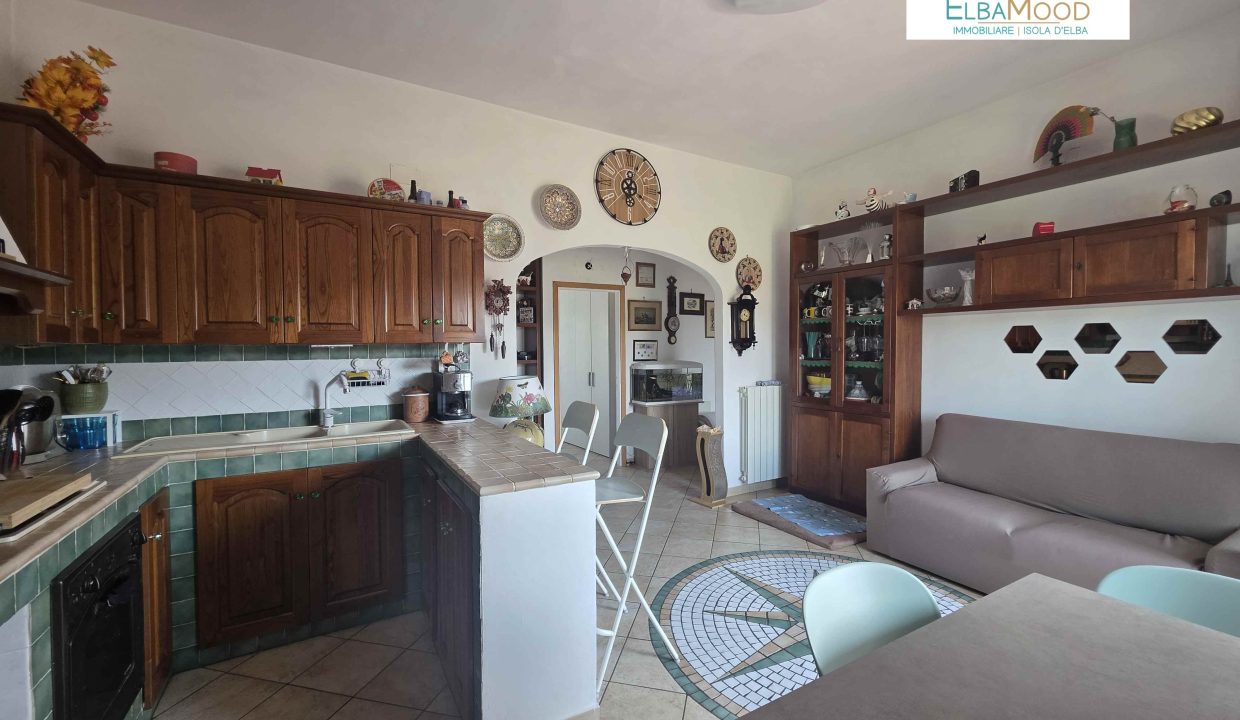 RIF 026PF appartamento 3 p centrale vista mare
