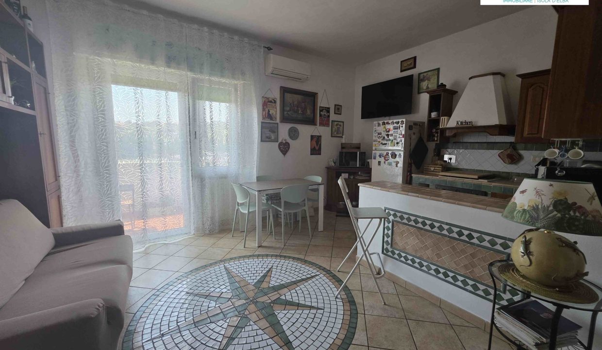RIF 026PF appartamento 3 p centrale vista mare