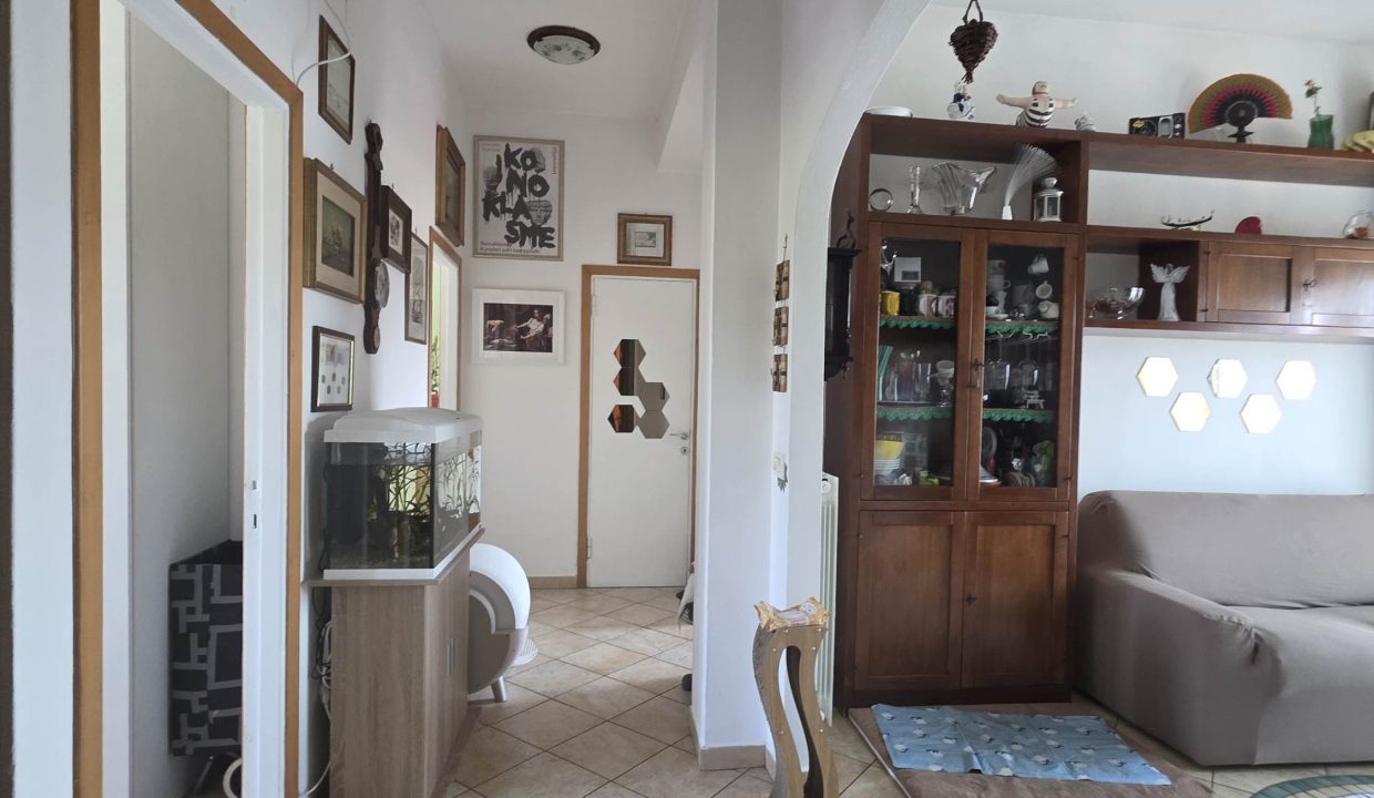 RIF 026PF appartamento 3 p centrale vista mare