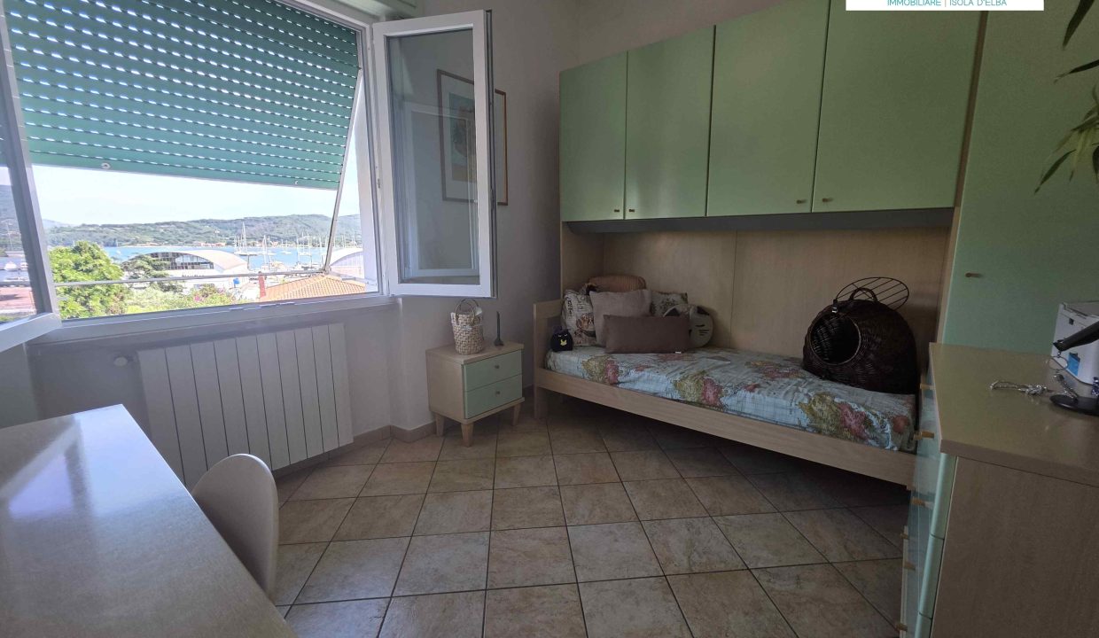 RIF 026PF appartamento 3 p centrale vista mare
