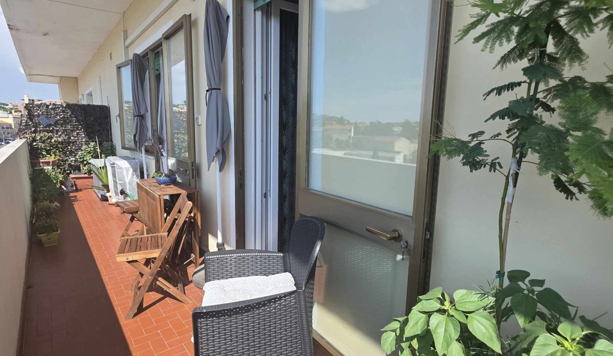 RIF 026PF appartamento 3 p centrale vista mare
