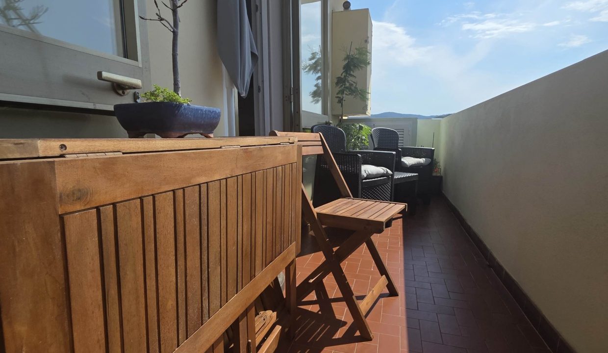 RIF 026PF appartamento 3 p centrale vista mare