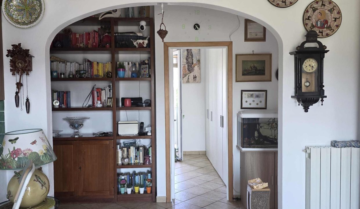 RIF 026PF appartamento 3 p centrale vista mare