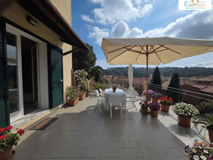 Rif. 09PA Casa bifamiliare con terrazza e garage