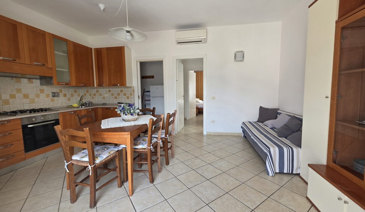 Rif 09PA PORZIONE DI CASA BIFAMILIARE CON TERRAZZA E 3 GARAGE PORTO AZZURRO