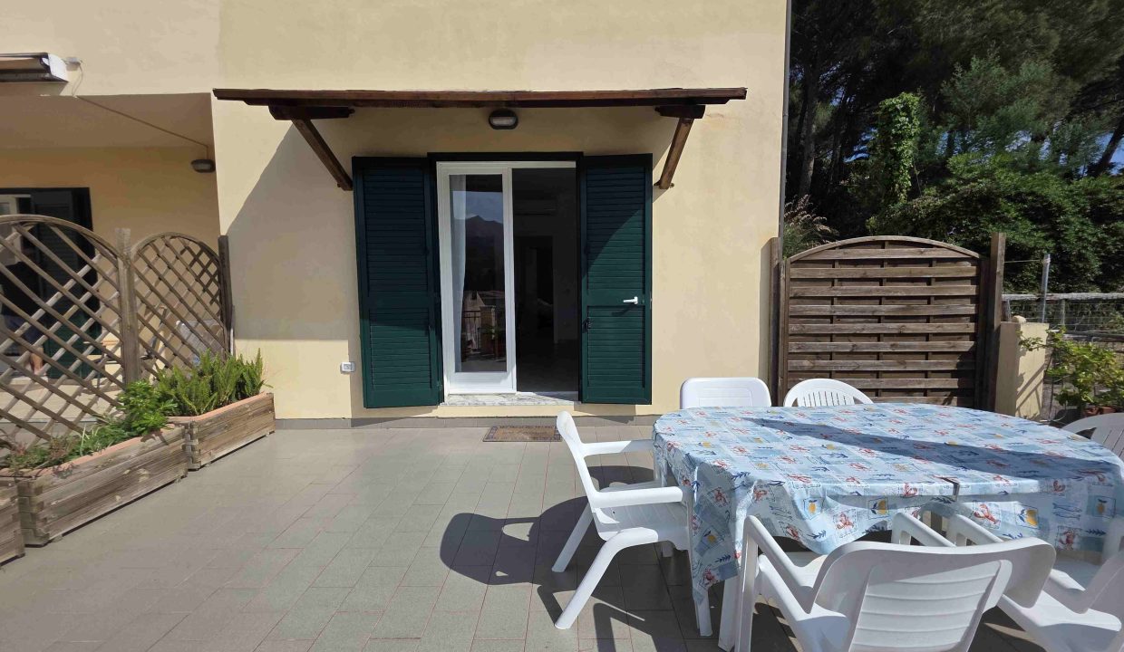 RIF. 10PA TRILOCALE INDIPENDENTE CON GRANDE TERRAZZA E 2 BOX AUTO PORTO AZZURRO