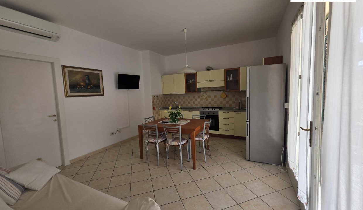RIF. 10PA TRILOCALE INDIPENDENTE CON GRANDE TERRAZZA E 2 BOX AUTO PORTO AZZURRO