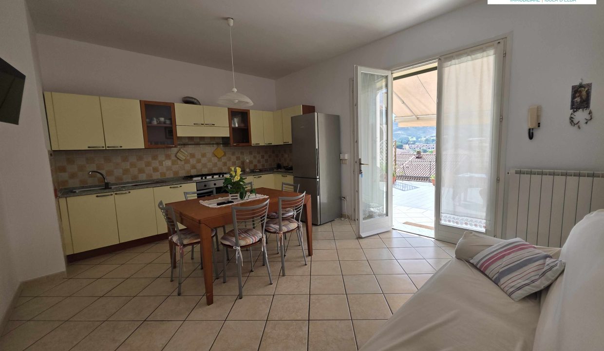 RIF. 10PA TRILOCALE INDIPENDENTE CON GRANDE TERRAZZA E 2 BOX AUTO PORTO AZZURRO