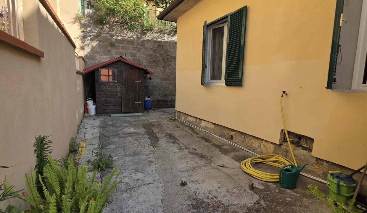 Rif 09PA PORZIONE DI CASA BIFAMILIARE CON TERRAZZA E 3 GARAGE PORTO AZZURRO