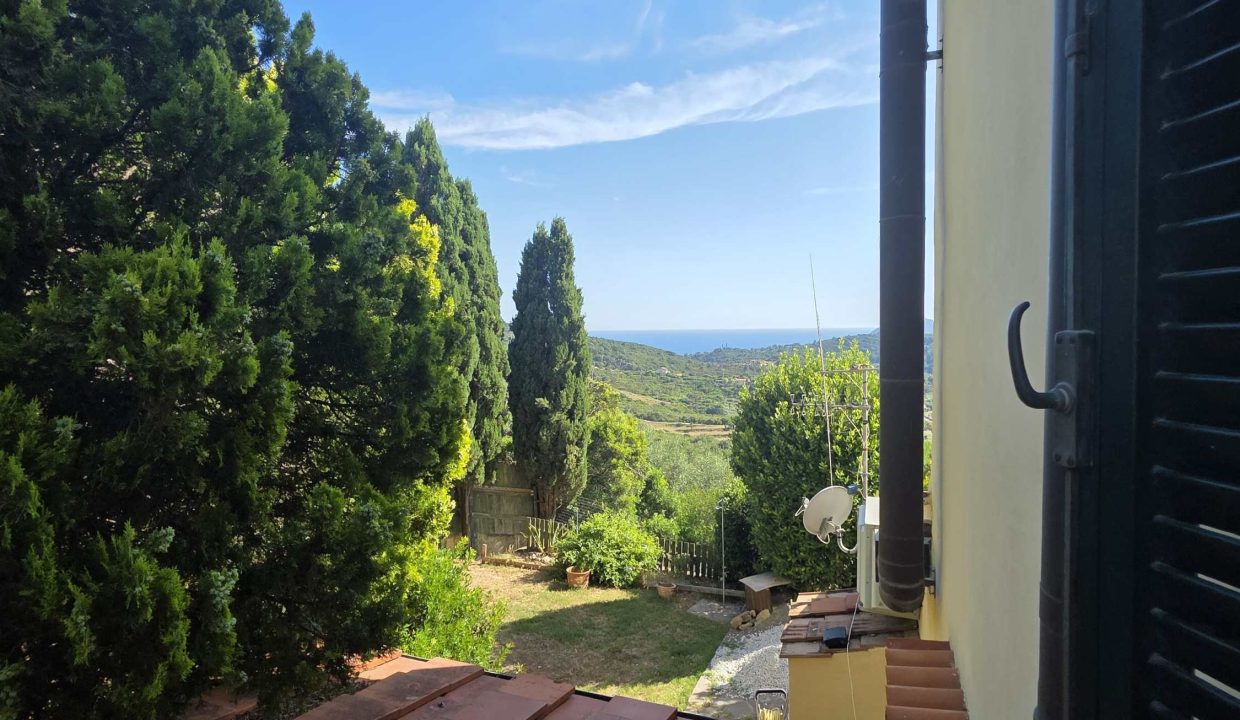 RIF 08PA porzione casa trifamiliare vista mare